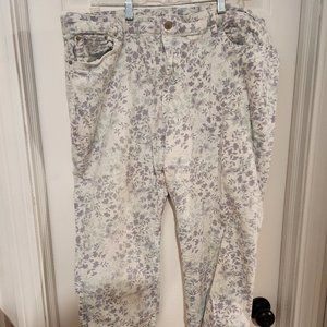Westport Floral White Pant Capris Mid Rise